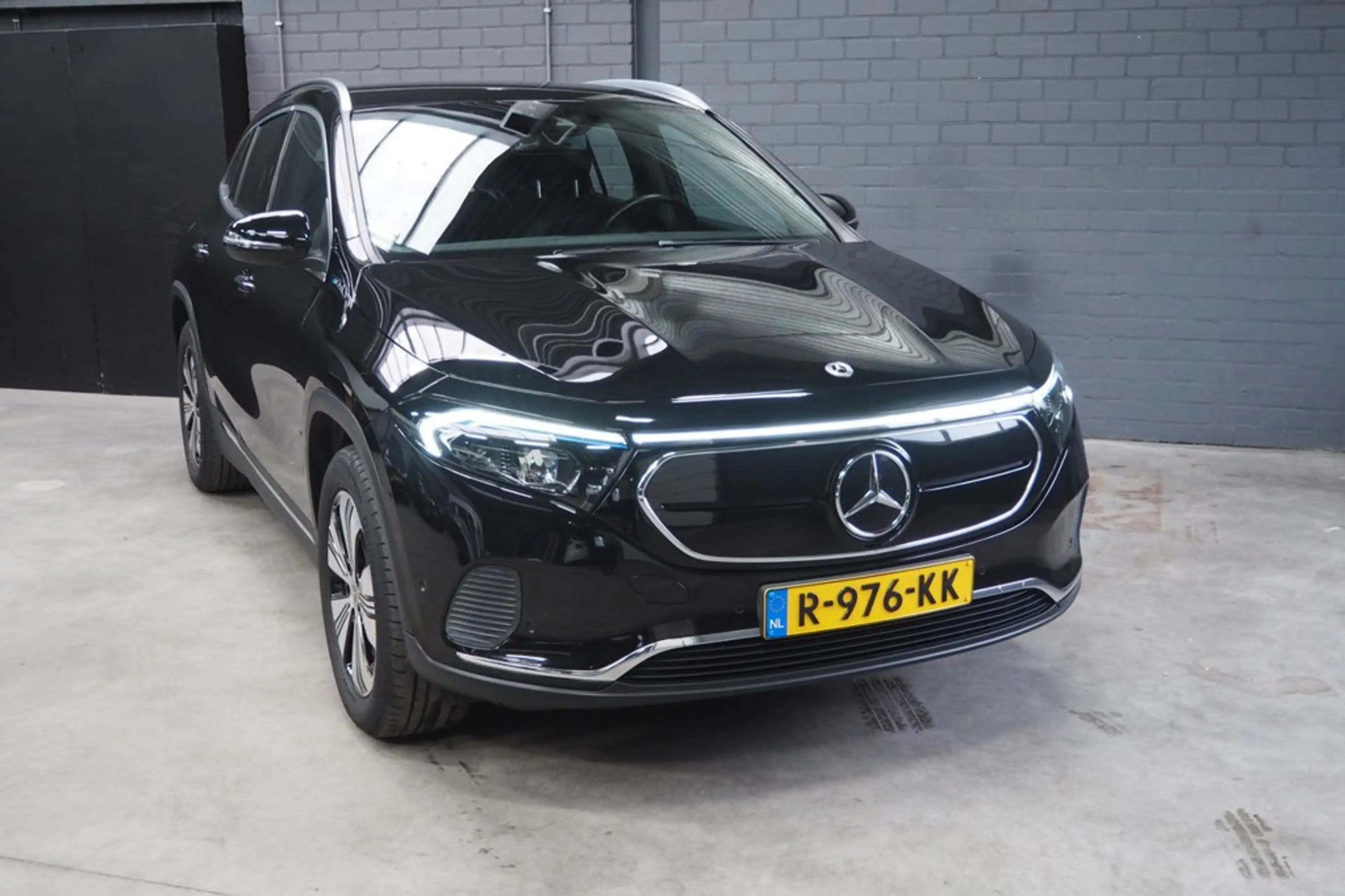 Mercedes-Benz EQA 250 Business Solution Luxury 67 kWh — photo 2