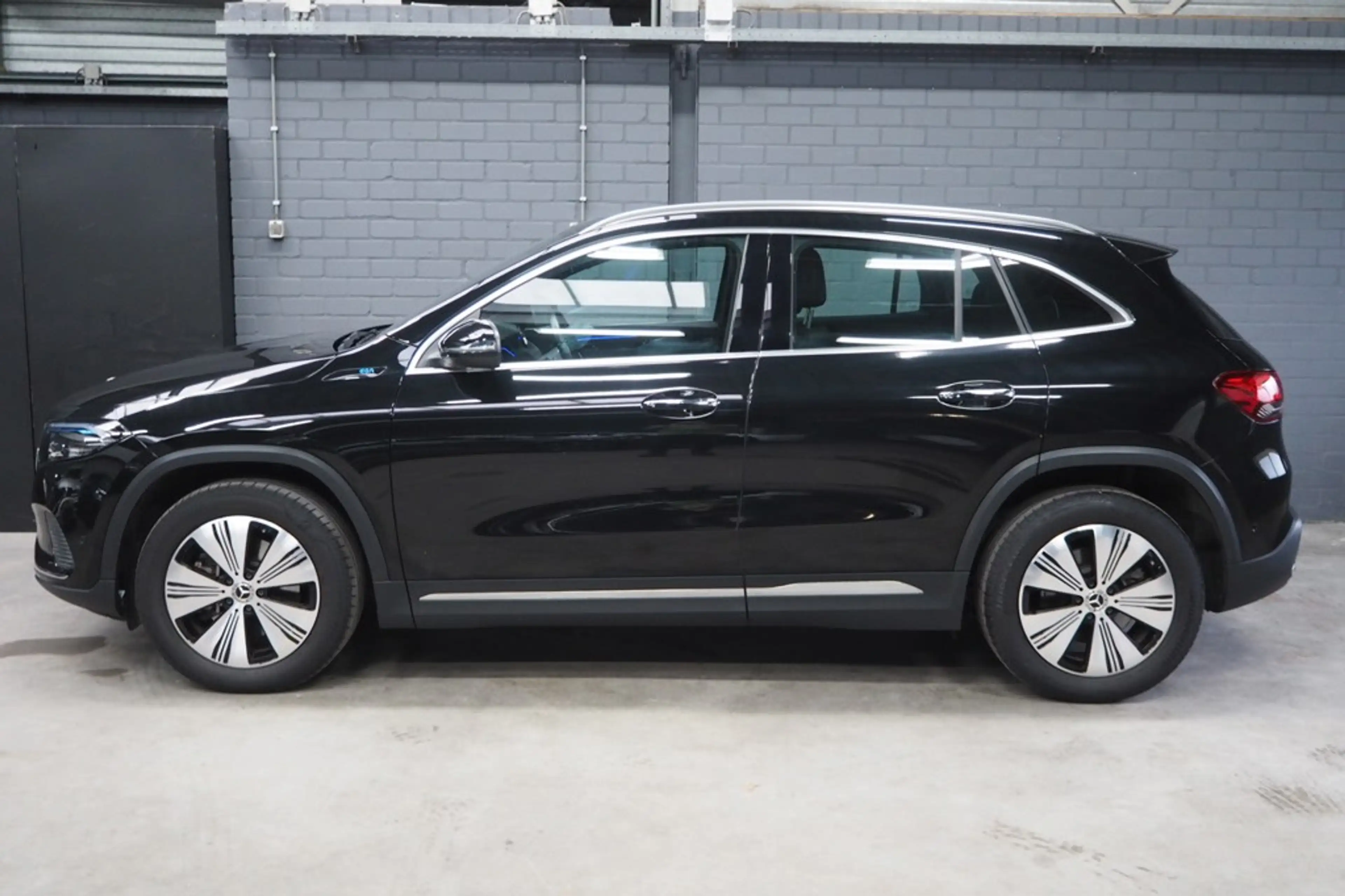 Mercedes-Benz EQA 250 Business Solution Luxury 67 kWh — photo 4