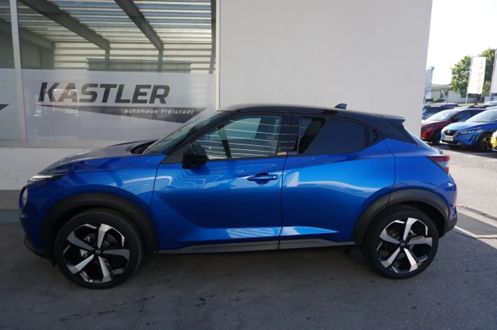 Nissan Juke Tekna 1,0 DIG-T 7DCT Blau - 2