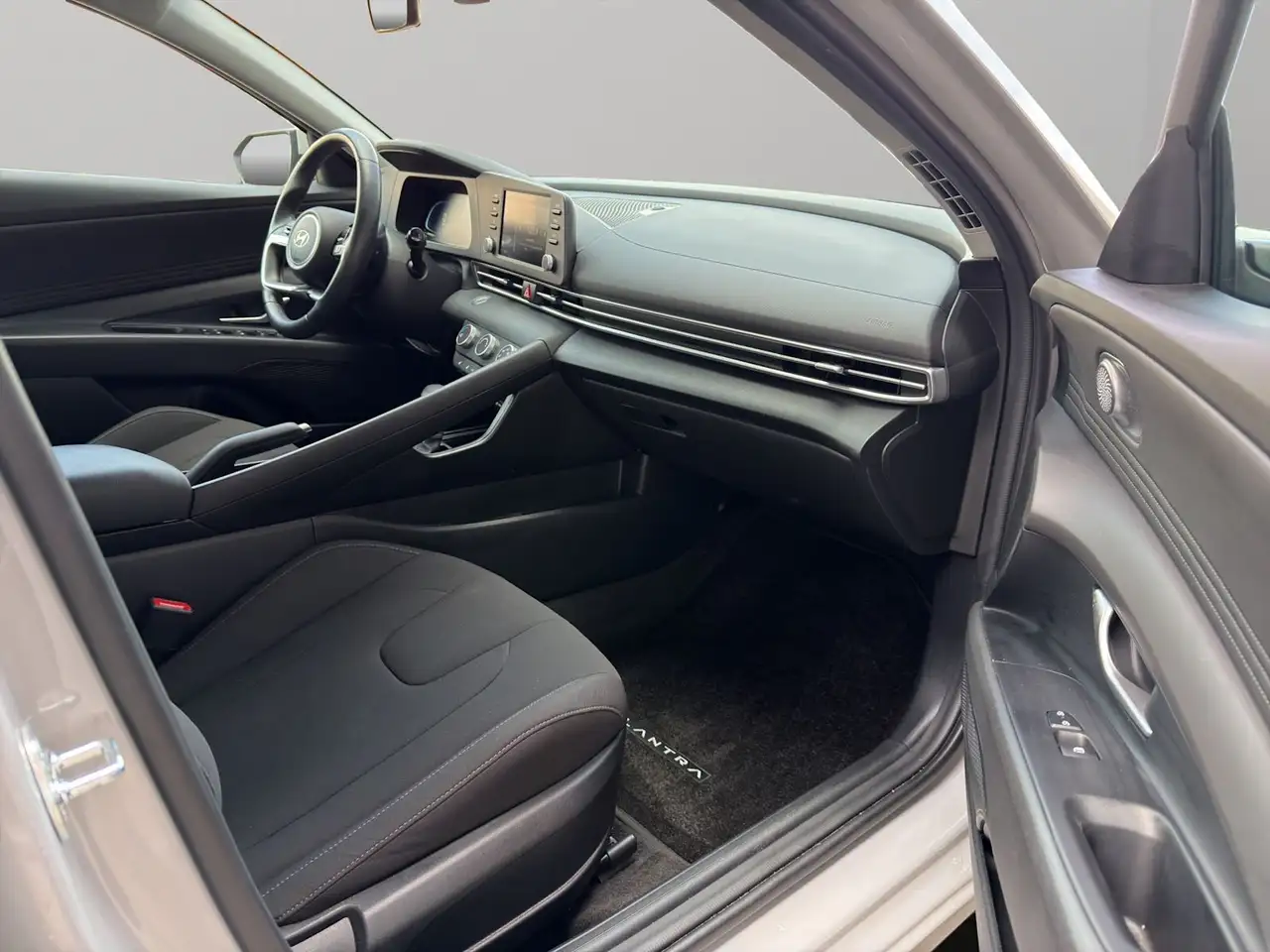 Hyundai ELANTRA снимка Hyundai ELANTRA