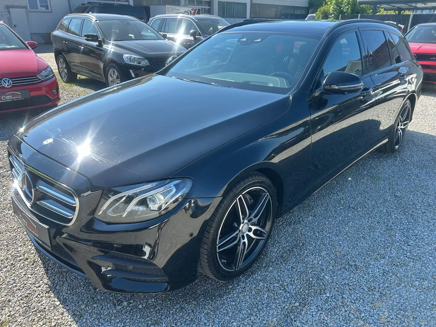Mercedes-Benz E 220 CDI T Aut./AMG-LINE/GUTER ZUSTAND/360 KAMERA Schwarz - 1