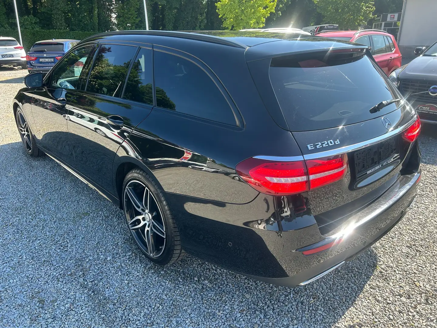 Mercedes-Benz E 220 CDI T Aut./AMG-LINE/GUTER ZUSTAND/360 KAMERA Schwarz - 2