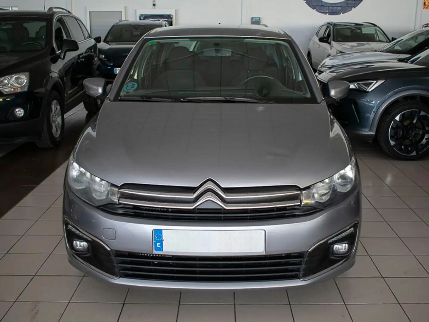 Citroen C-Elysée 1.6 BLUEHDI 74KW SHINE 4P Gris - 2