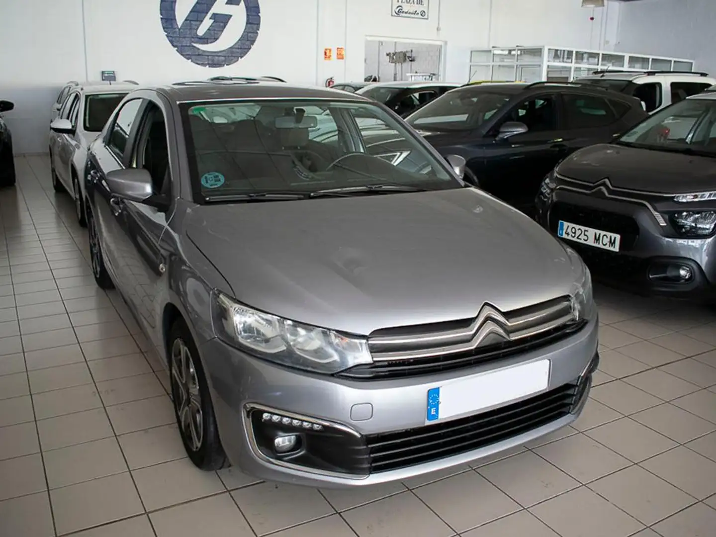 Citroen C-Elysée 1.6 BLUEHDI 74KW SHINE 4P Gris - 1