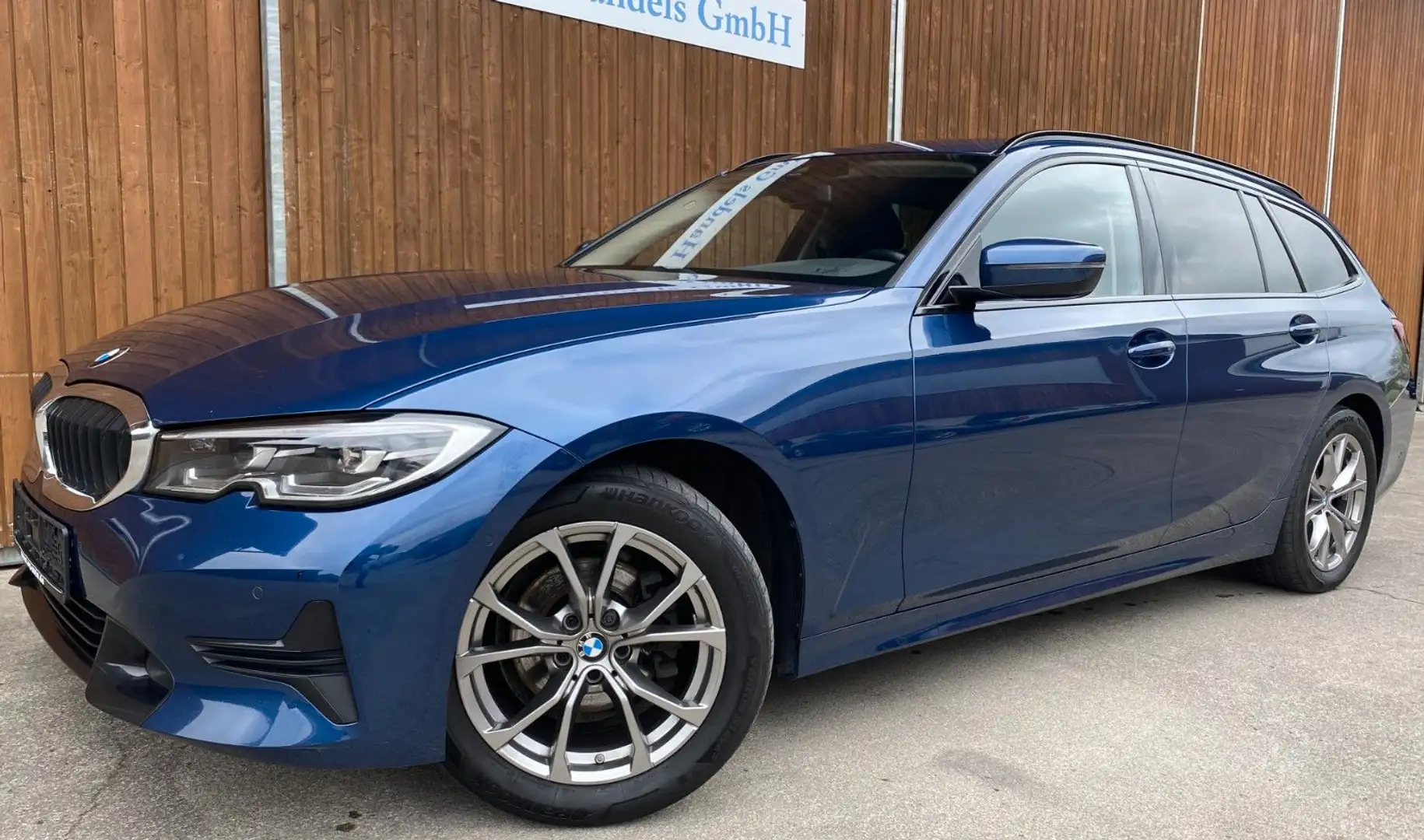 BMW 318 dA Tour. Sport Line T Leder SHZ Navi Parkass. Bleu - 1