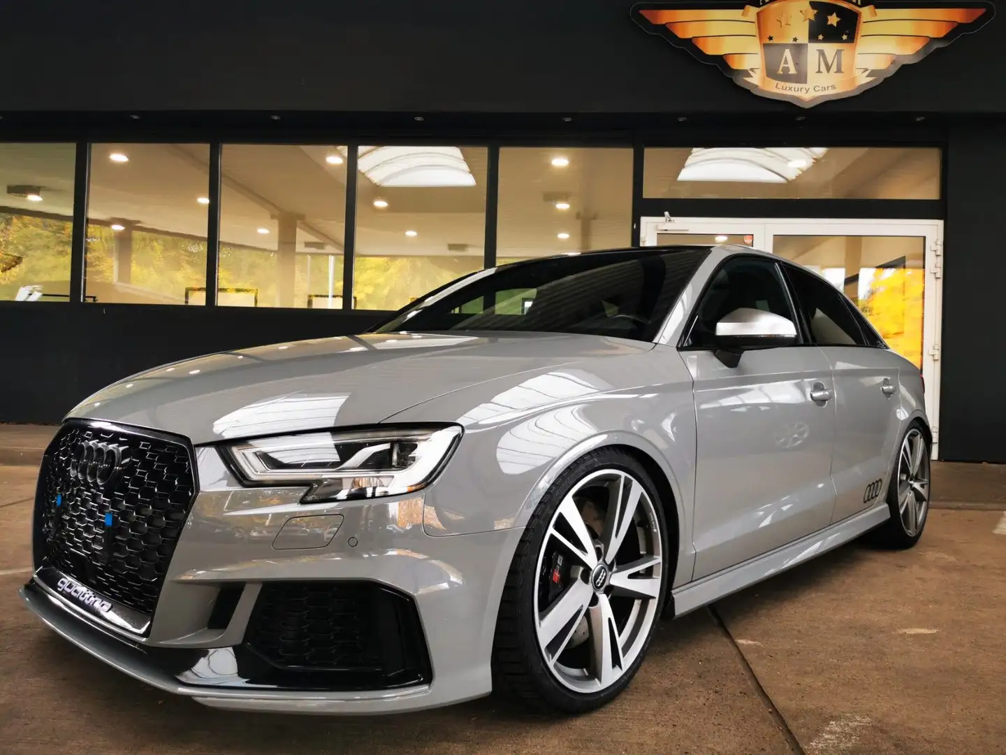 Audi RS3 Lim. 2.5 TFSI quattro PanoDach/VollLeder/ Szary - 1