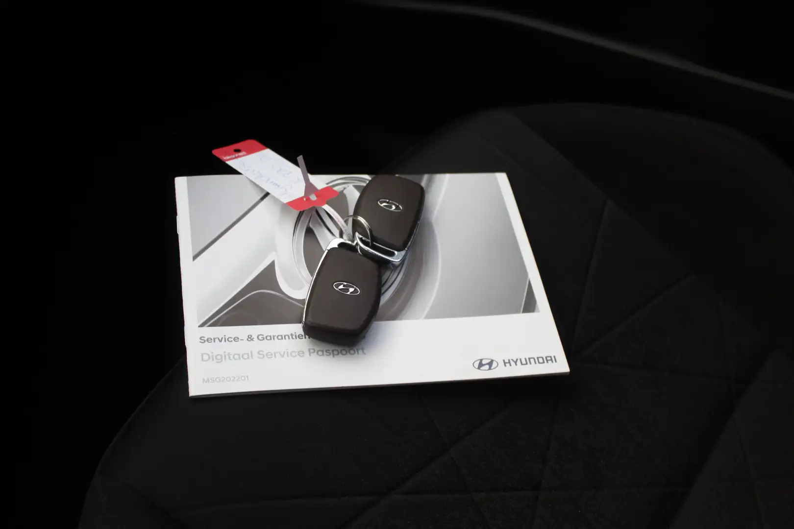 Hyundai BAYON 1.0 T-GDI Premium Navigatie/Achteruitrijcamera/Sto Zwart - 2