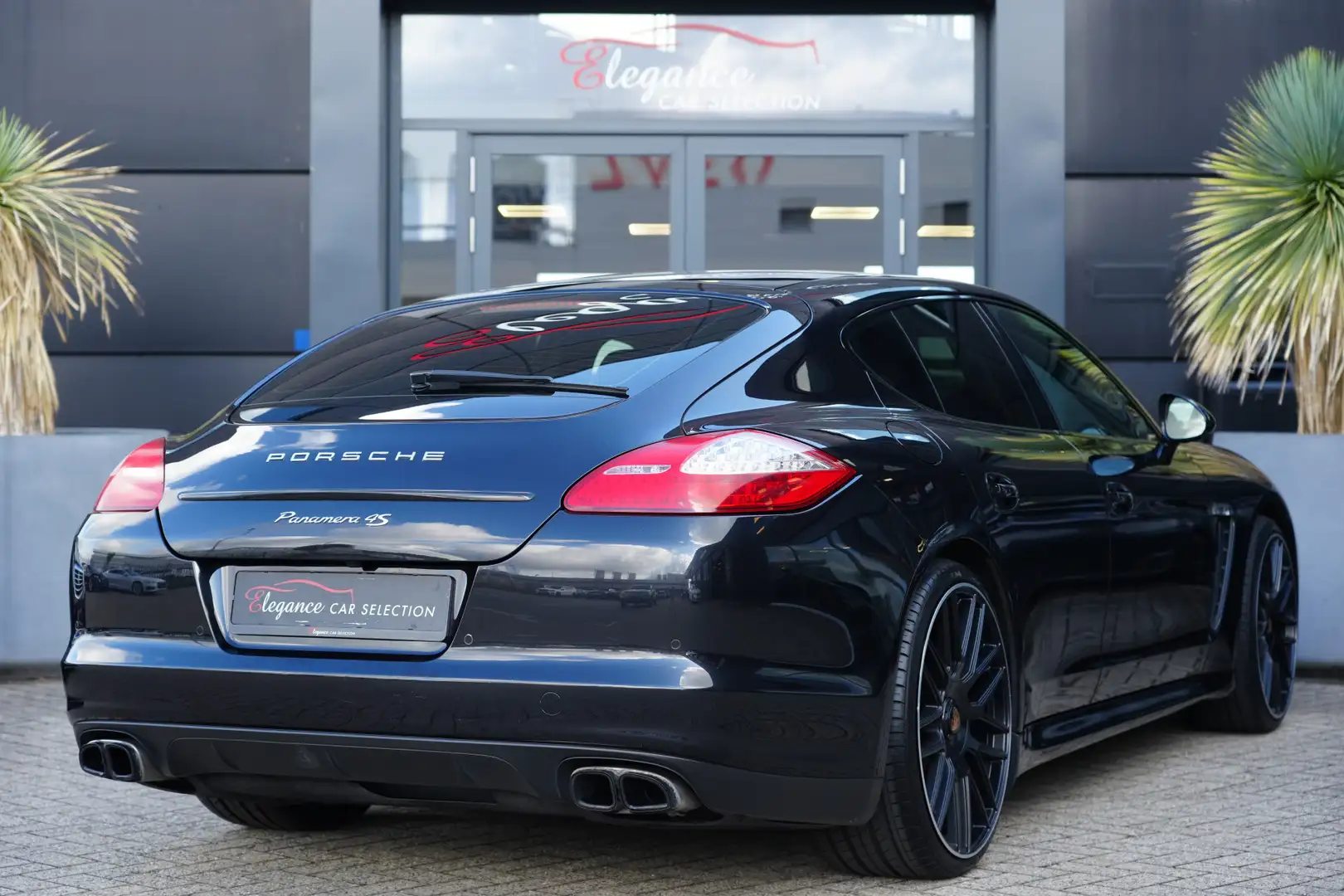 Porsche Panamera 4.8 4S 400pk Stoelverwarming/Schuifdak/Bose Zwart - 2