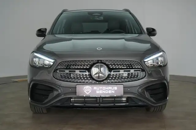 Mercedes-Benz GLA view 2