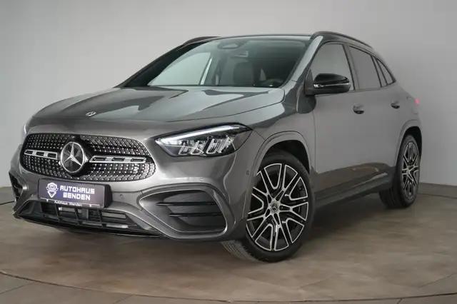 Mercedes-Benz GLA view 3