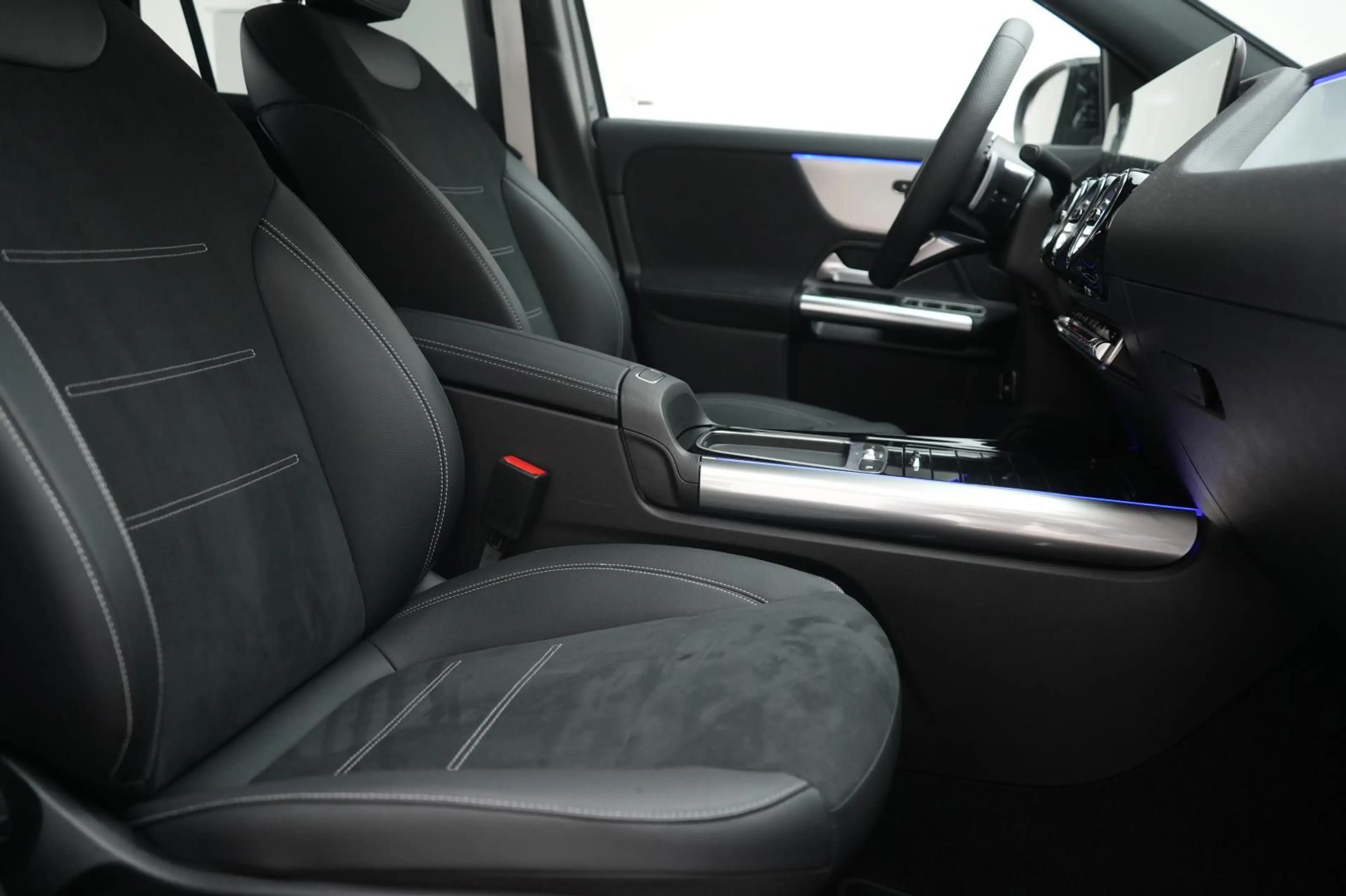 Mercedes-Benz GLA 200 d 8G-DCT AMG Line Advanced Plus Distroni — photo 7