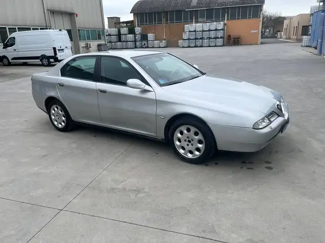 Alfa Romeo 166 166 2.4 jtd Distinctive 140cv