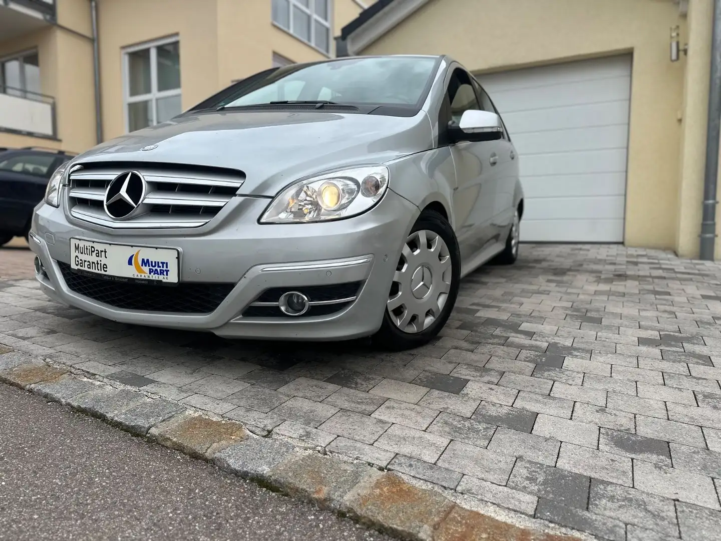 Mercedes-Benz B 200 B -Klasse B 200 CDI Silber - 1