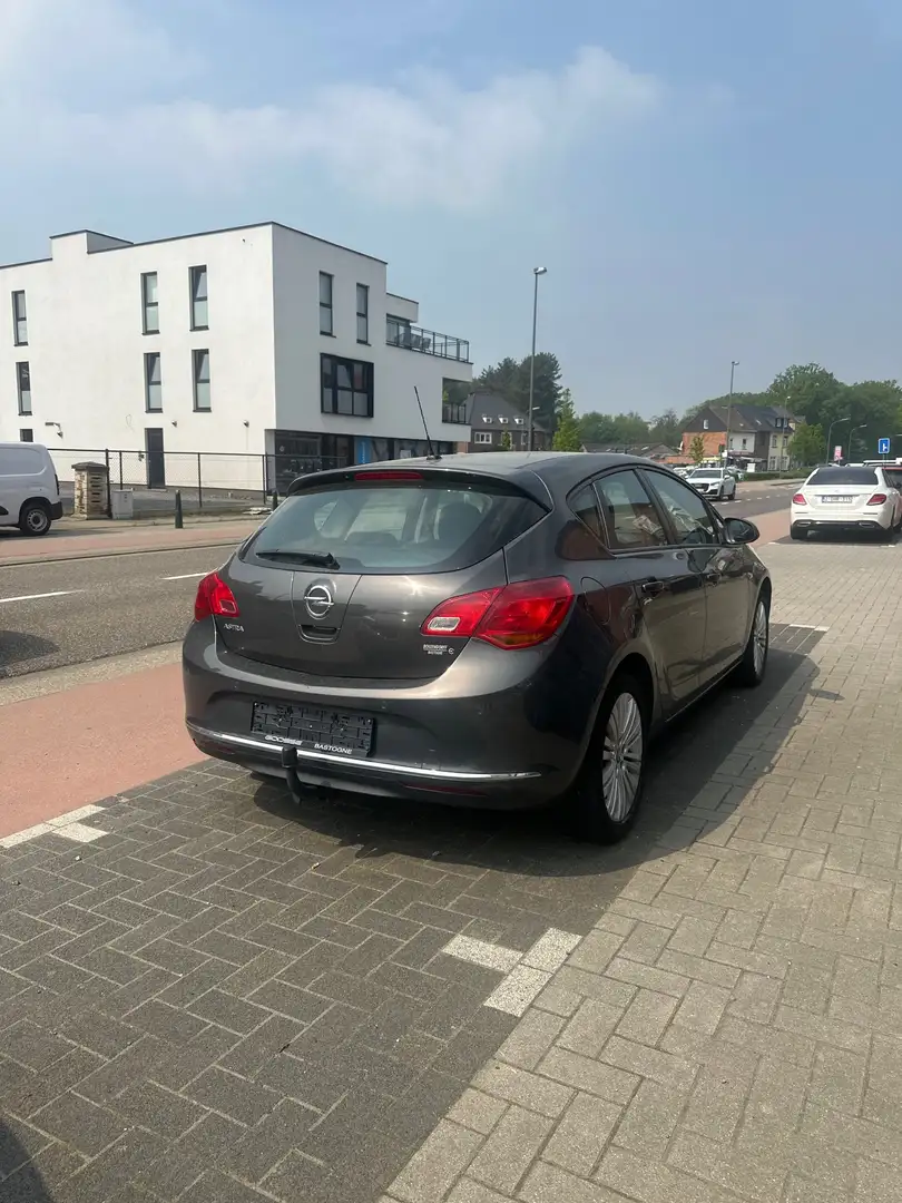 Opel Astra 1.6 Edition Gris - 2