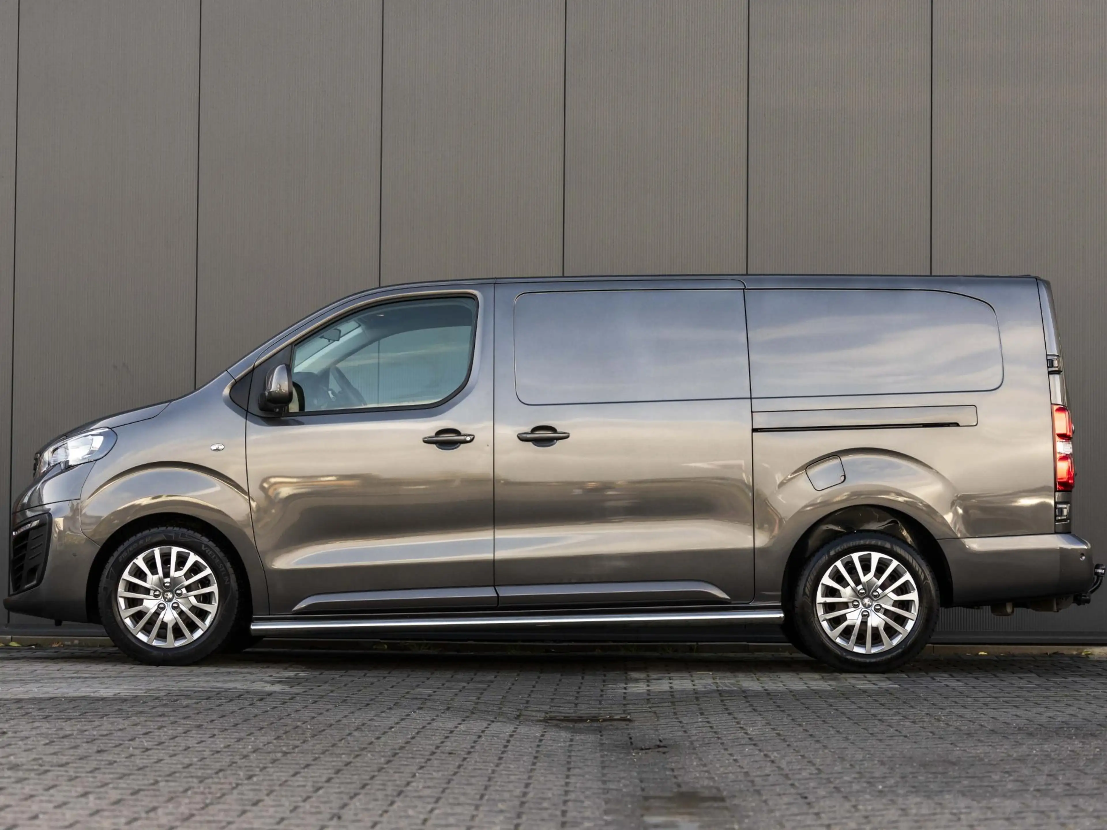 Peugeot Expert 231L 2.0 BlueHDI 180 Premium Pack Dubbele schuifde — photo 8