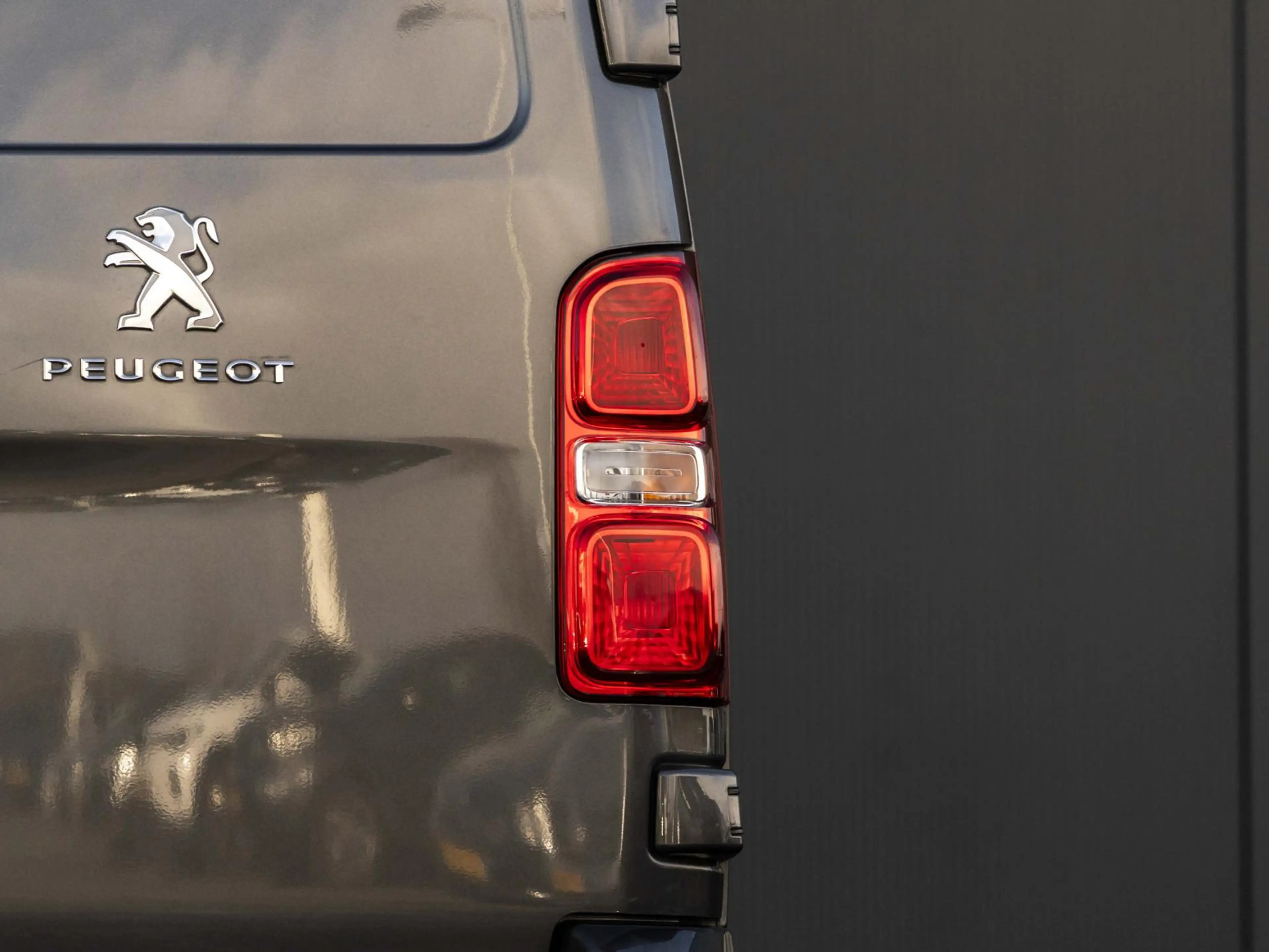 Peugeot Expert 231L 2.0 BlueHDI 180 Premium Pack Dubbele schuifde — photo 7