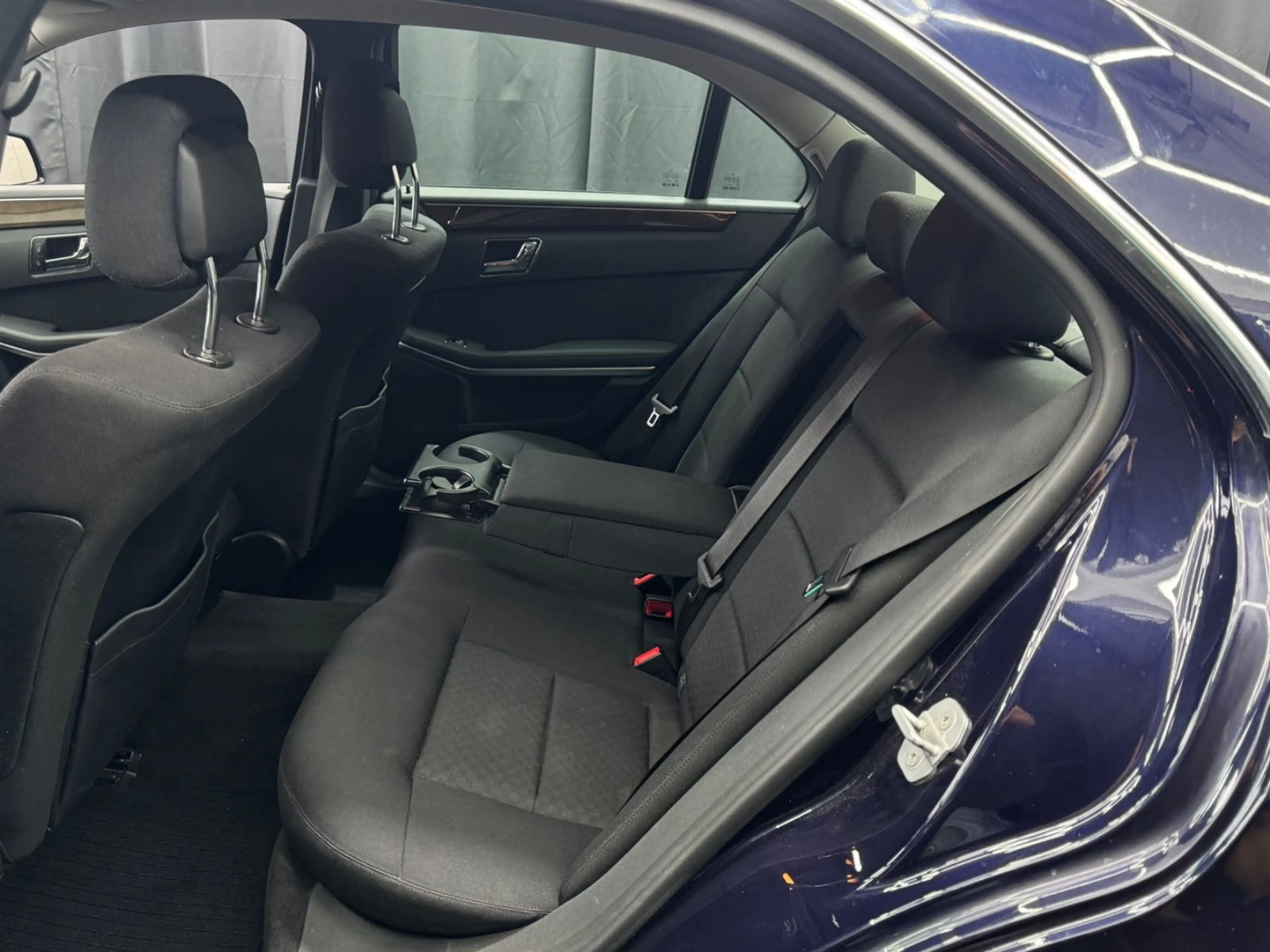 Mercedes-Benz E 250 E Limousine E 250 CGI BlueEfficiency — photo 11