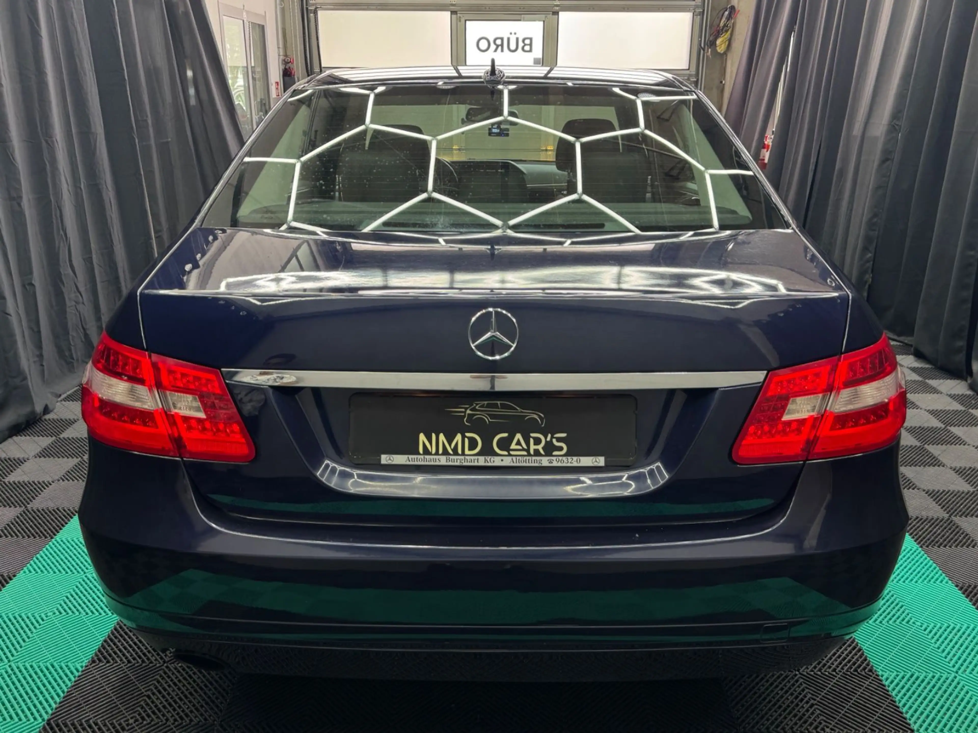 Mercedes-Benz E 250 E Limousine E 250 CGI BlueEfficiency — photo 7