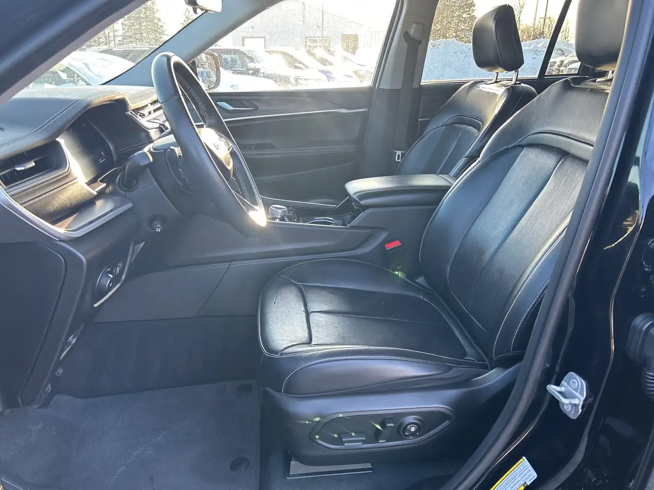 Jeep Grand Cherokee снимка Jeep Grand Cherokee