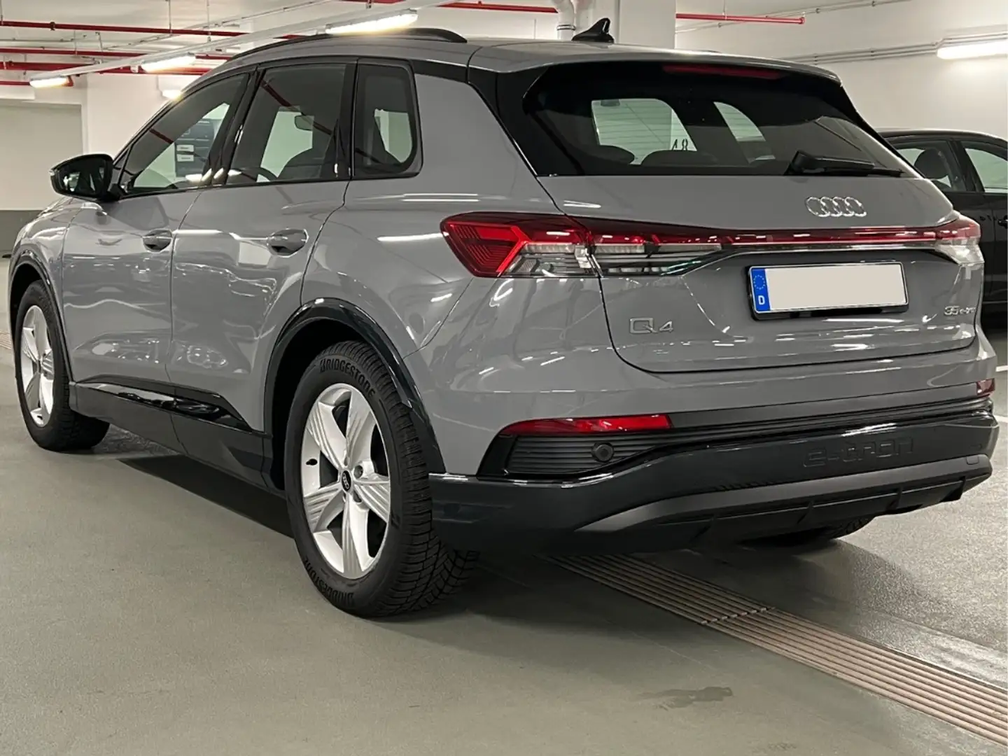 Audi Q4 e-tron 2x S-Line *Matrix-LED*NAVI*Assistenzpaket*SHZG*USB Сірий - 2