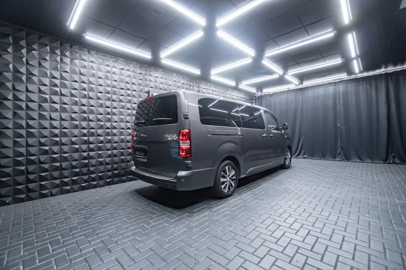 Toyota Proace Verso 2.0 D-4D L2 Shuttle Comf. 9Sitze Automatik Grau - 2