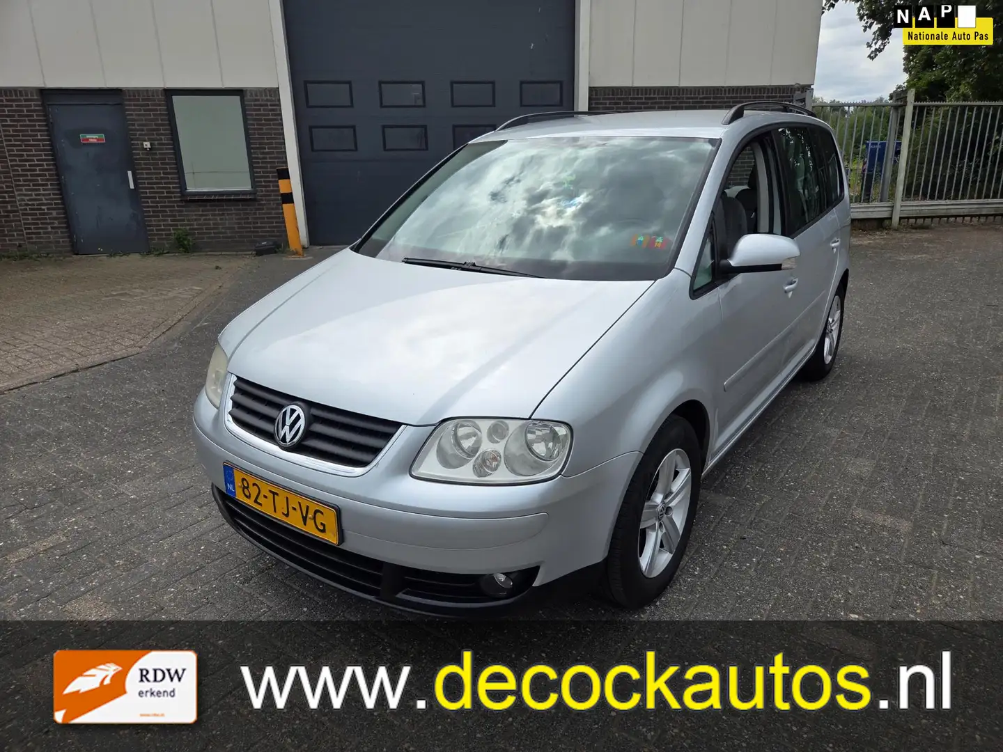 Volkswagen Touran 1.4 TSI Trendline Gris - 1