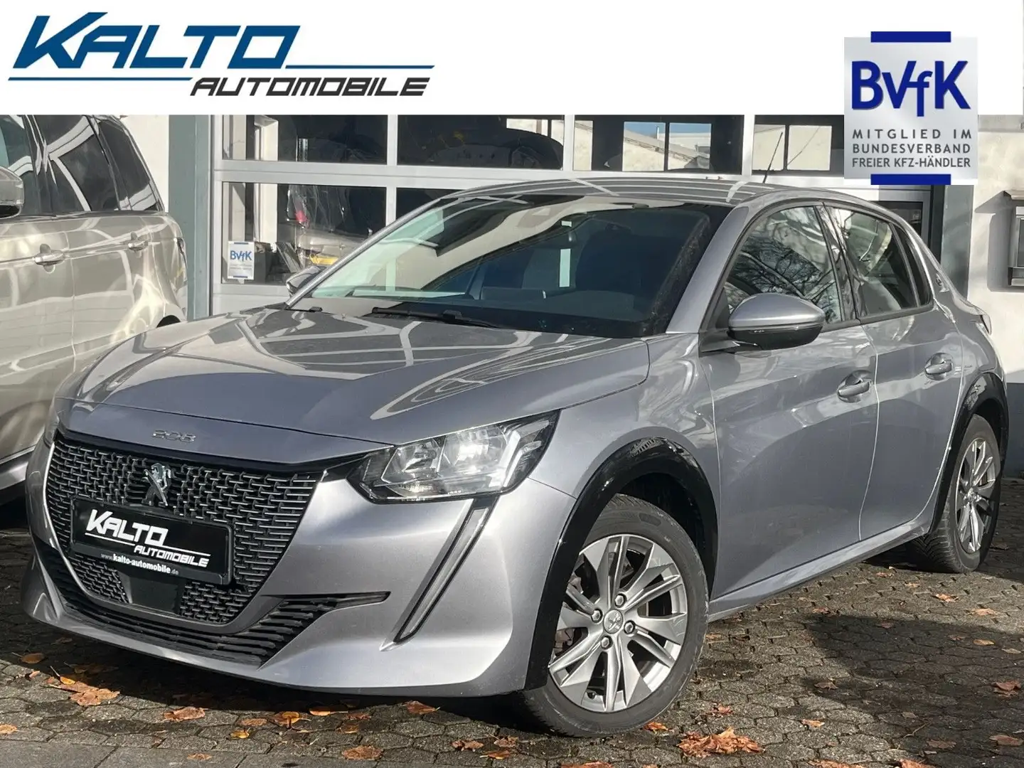 Peugeot 208 e-208 EV Allure 50 kWh  Teil-Leder,CarPlay,PDC Gris - 1
