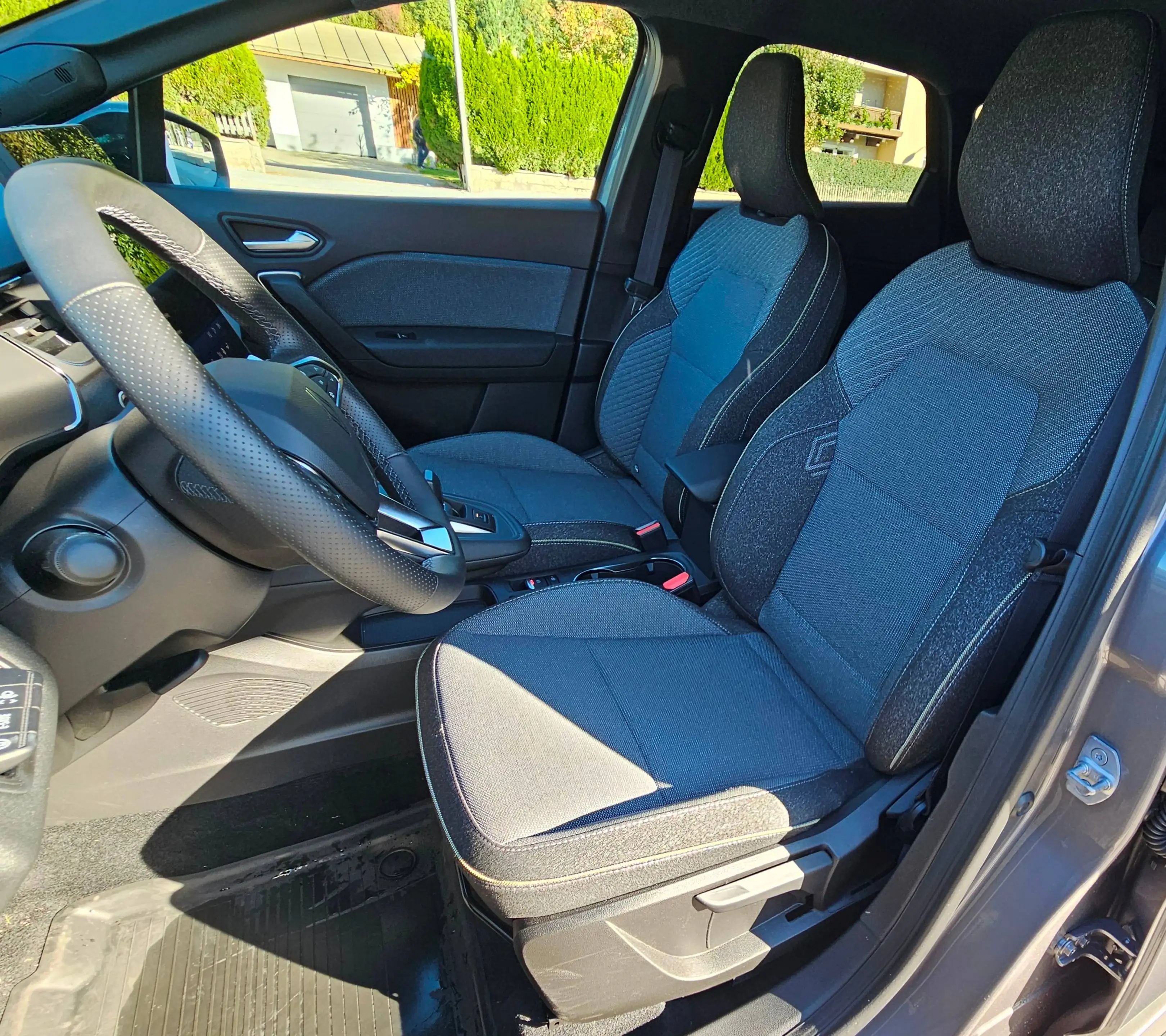 Renault Symbioz Techno Full Hybrid E-Tech 160 (MY26) — photo 13
