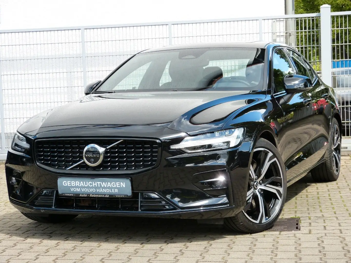 Volvo S60 B5 Ultimate Dark AWD 360 ACC SD Headup Schwarz - 2
