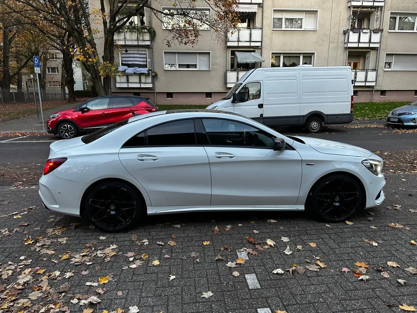 Mercedes-Benz CLA 250 7G-DCT AMG Line - 2