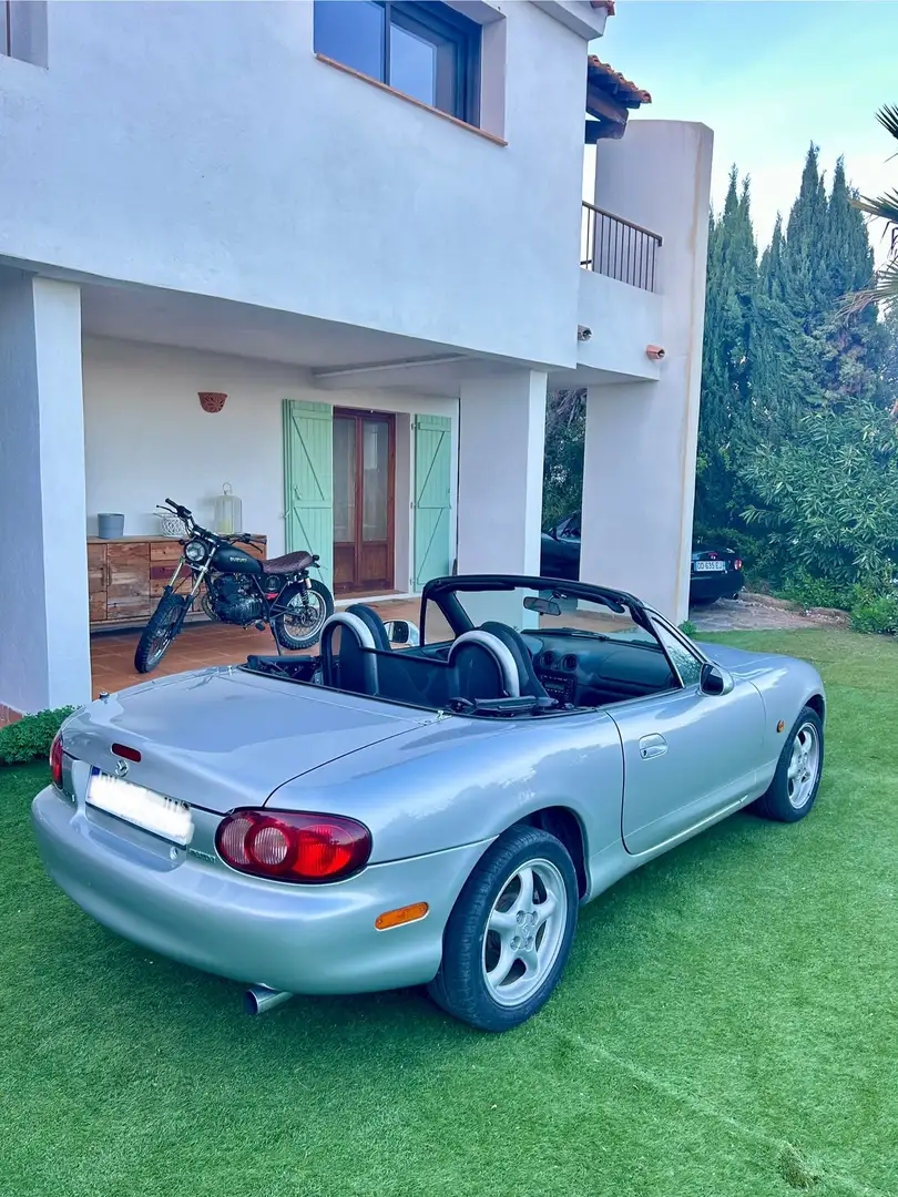 Mazda MX-5 Gris - 1