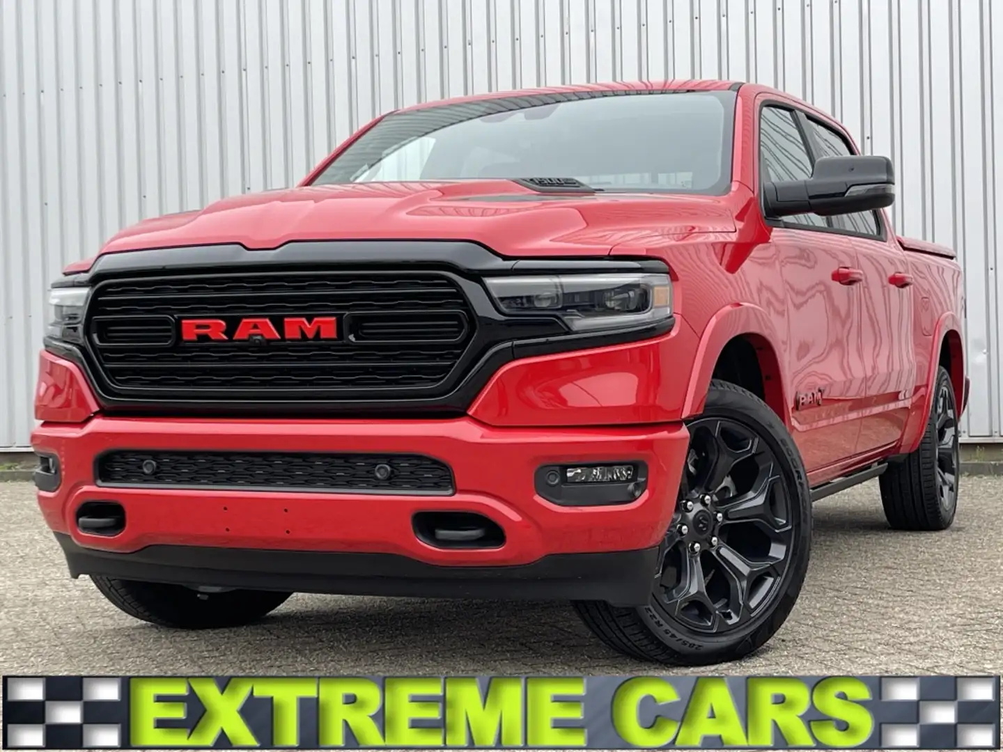 Dodge RAM 1500 4x4 Crew Cab Limited Flame Edition Red - 1