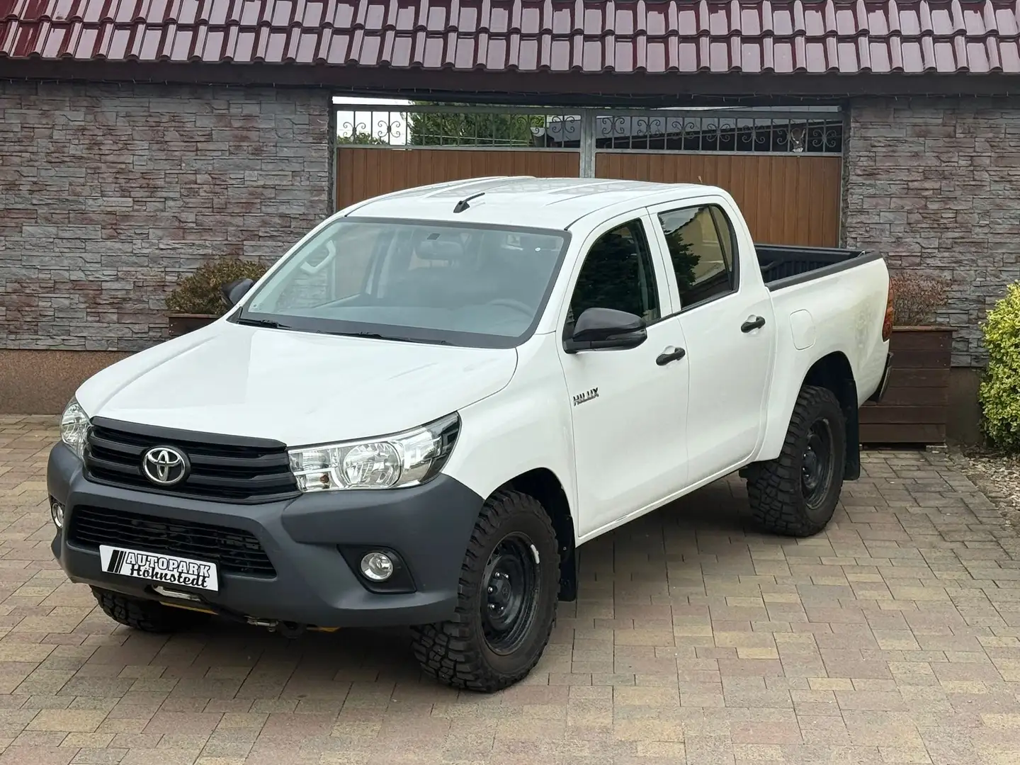 Toyota Hilux Double Cab Duty 4x4 Alb - 1