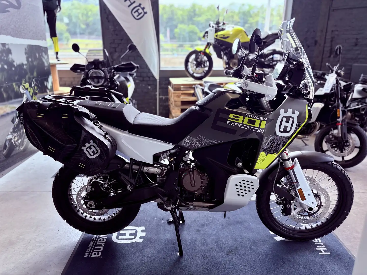 Husqvarna Norden 901 expedition - Neuve - reprise possible - 2