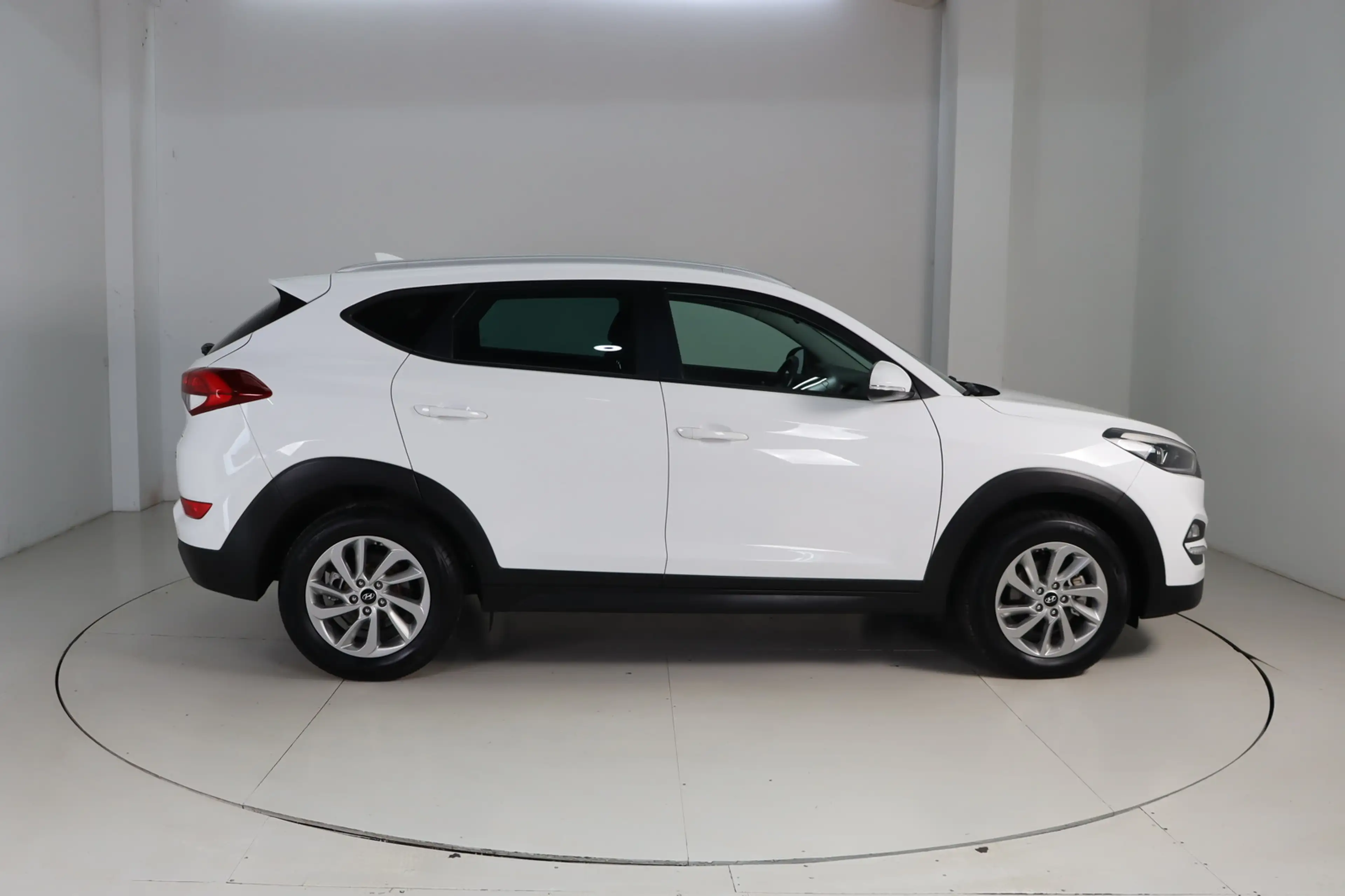 Hyundai TUCSON Tucson * Lenkradheizung* Navi * PDC Trend blue 2WD — photo 4