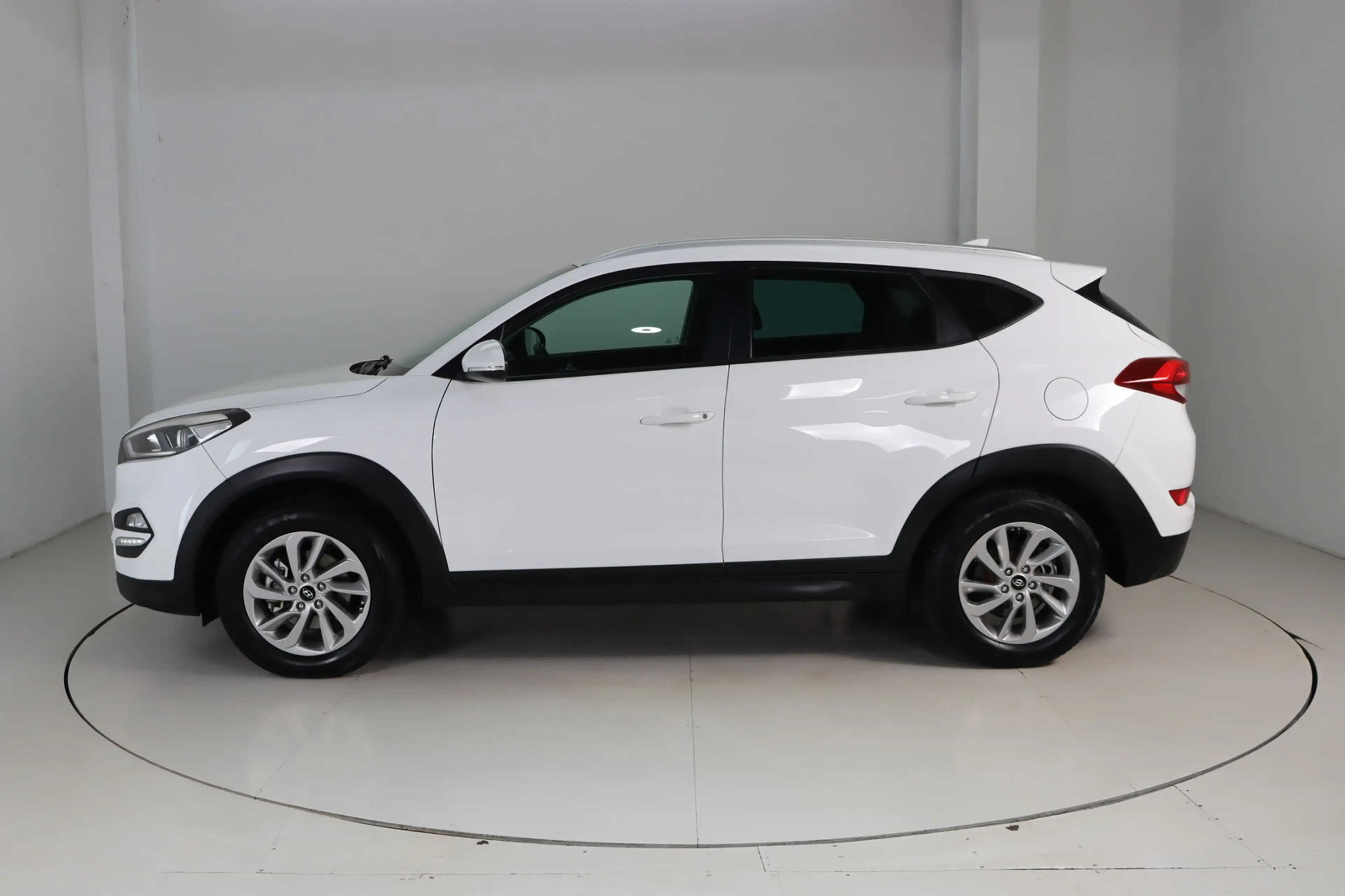 Hyundai TUCSON Tucson * Lenkradheizung* Navi * PDC Trend blue 2WD — photo 9