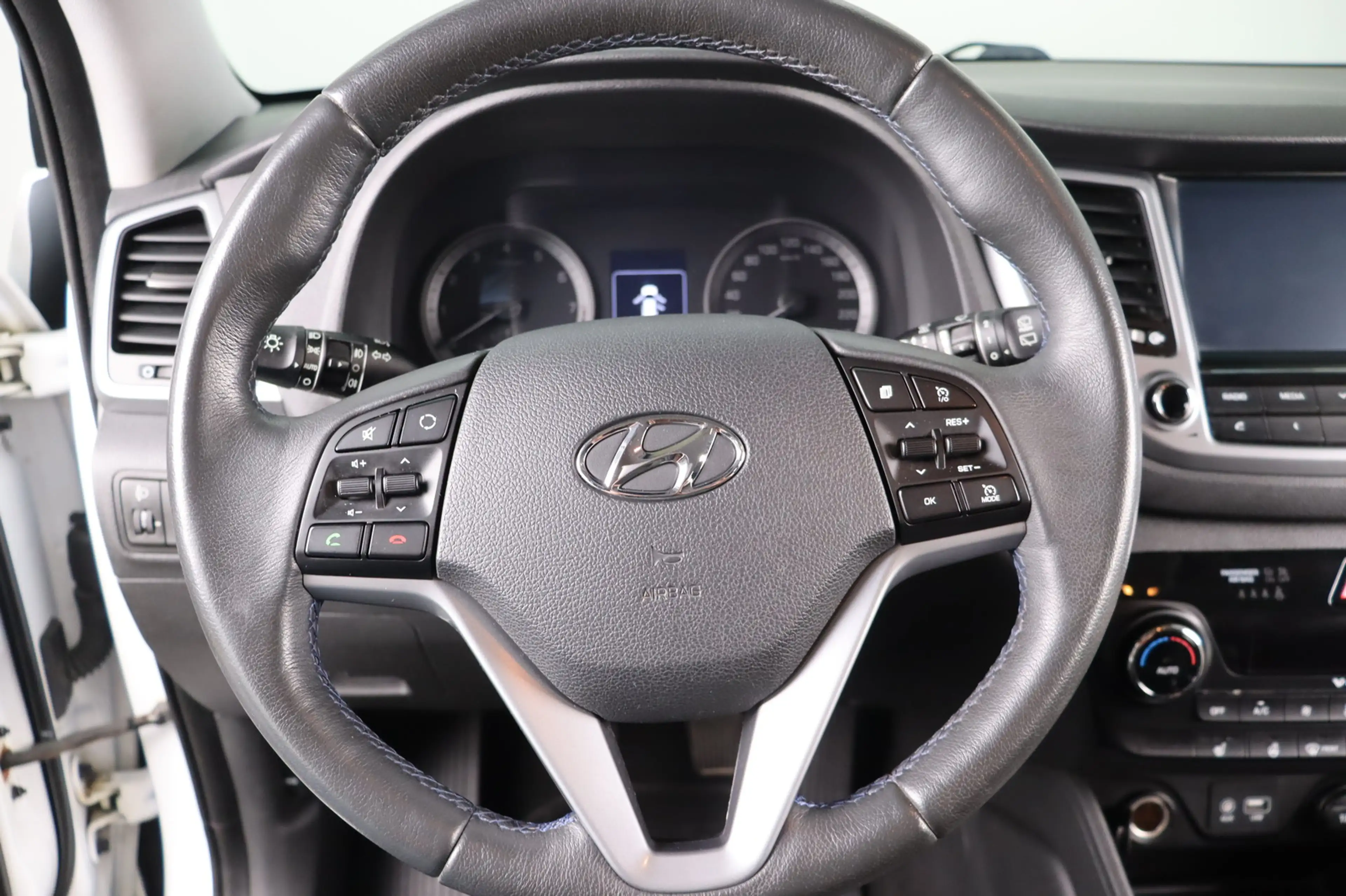 Hyundai TUCSON Tucson * Lenkradheizung* Navi * PDC Trend blue 2WD — photo 12