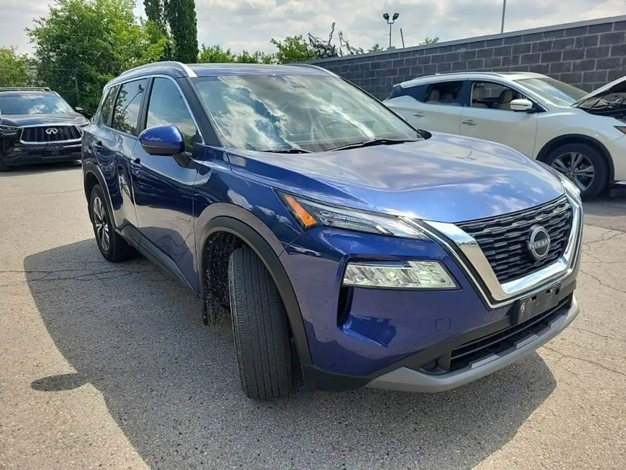 Nissan Rogue снимка Nissan Rogue