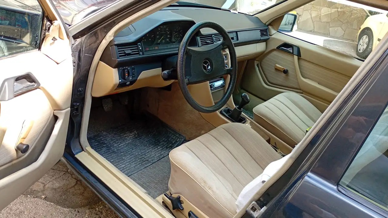 Mercedes-Benz 250 Berlina, foto 8