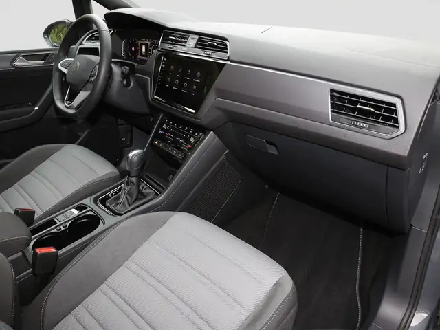 Volkswagen Touran view 10