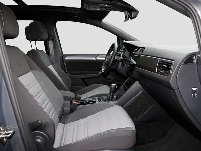Volkswagen Touran view 9