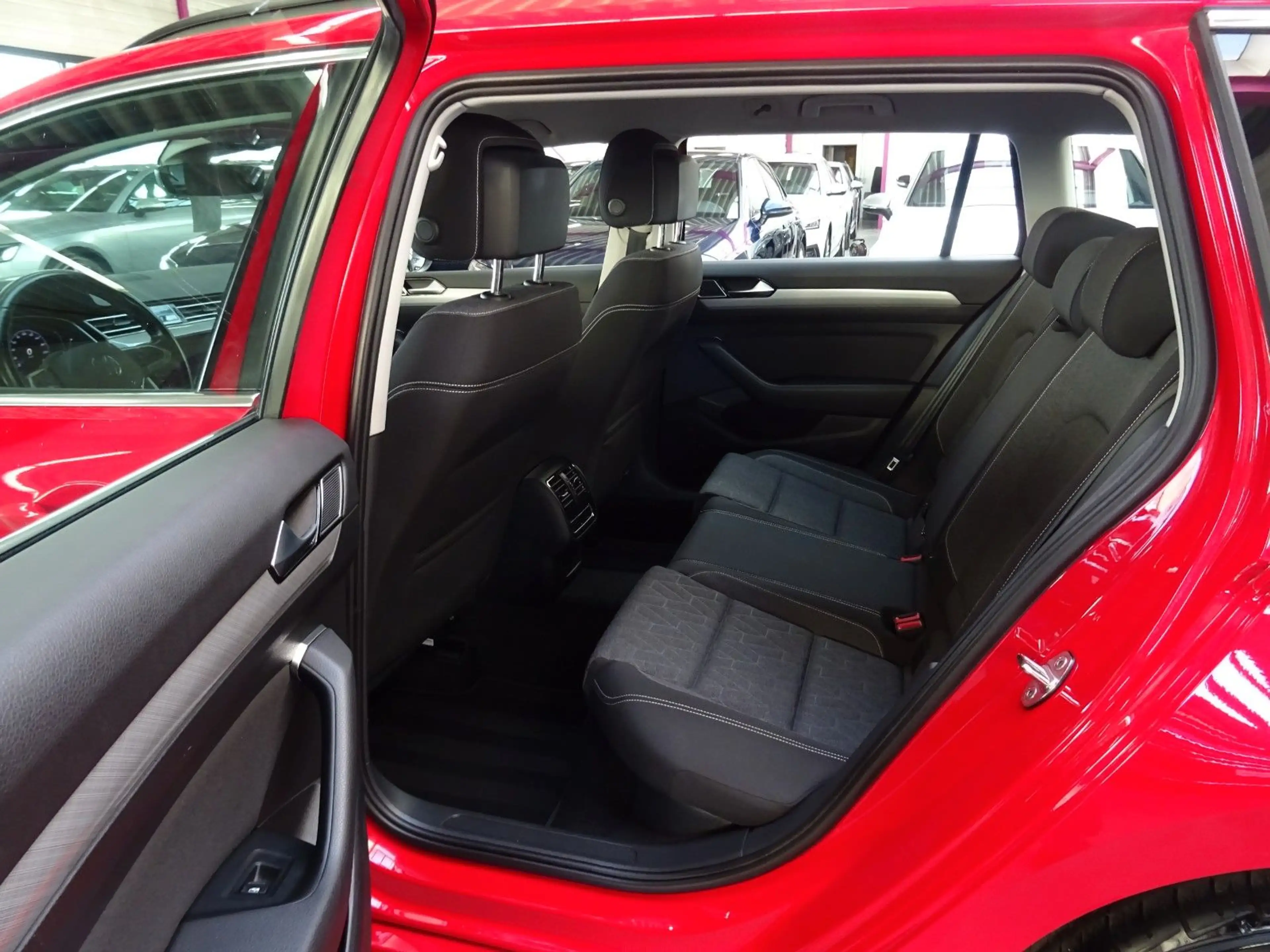 Volkswagen Passat Variant PASSAT 2.0 TDI CL.*DIGITAL*AHK*ACC*CAM*MASSAGE* — photo 9