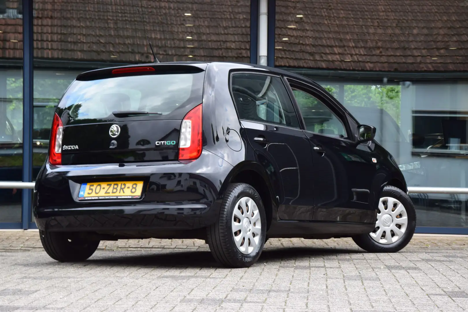 Skoda Citigo 1.0 Greentech Tour 5 Deurs | Org. NL | Navigatie | Negro - 2