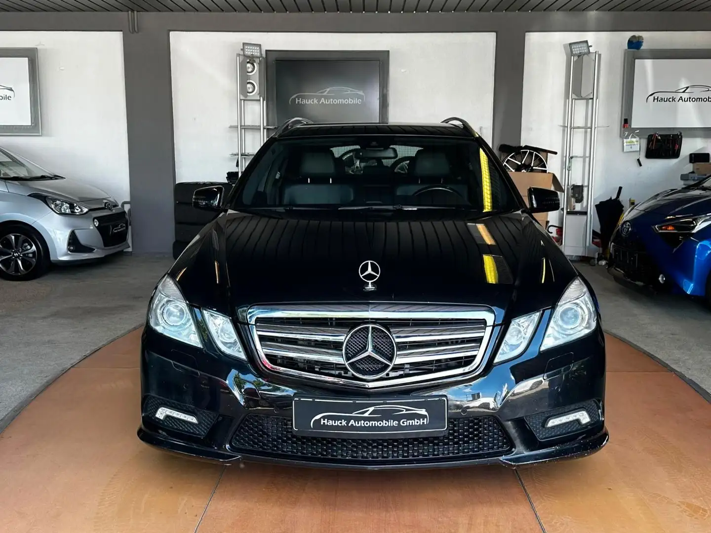 Mercedes-Benz E 350 CDI 4-MATIC/AMG-PAKET/COMAND/SHZ/XENON/PDC Fekete - 2