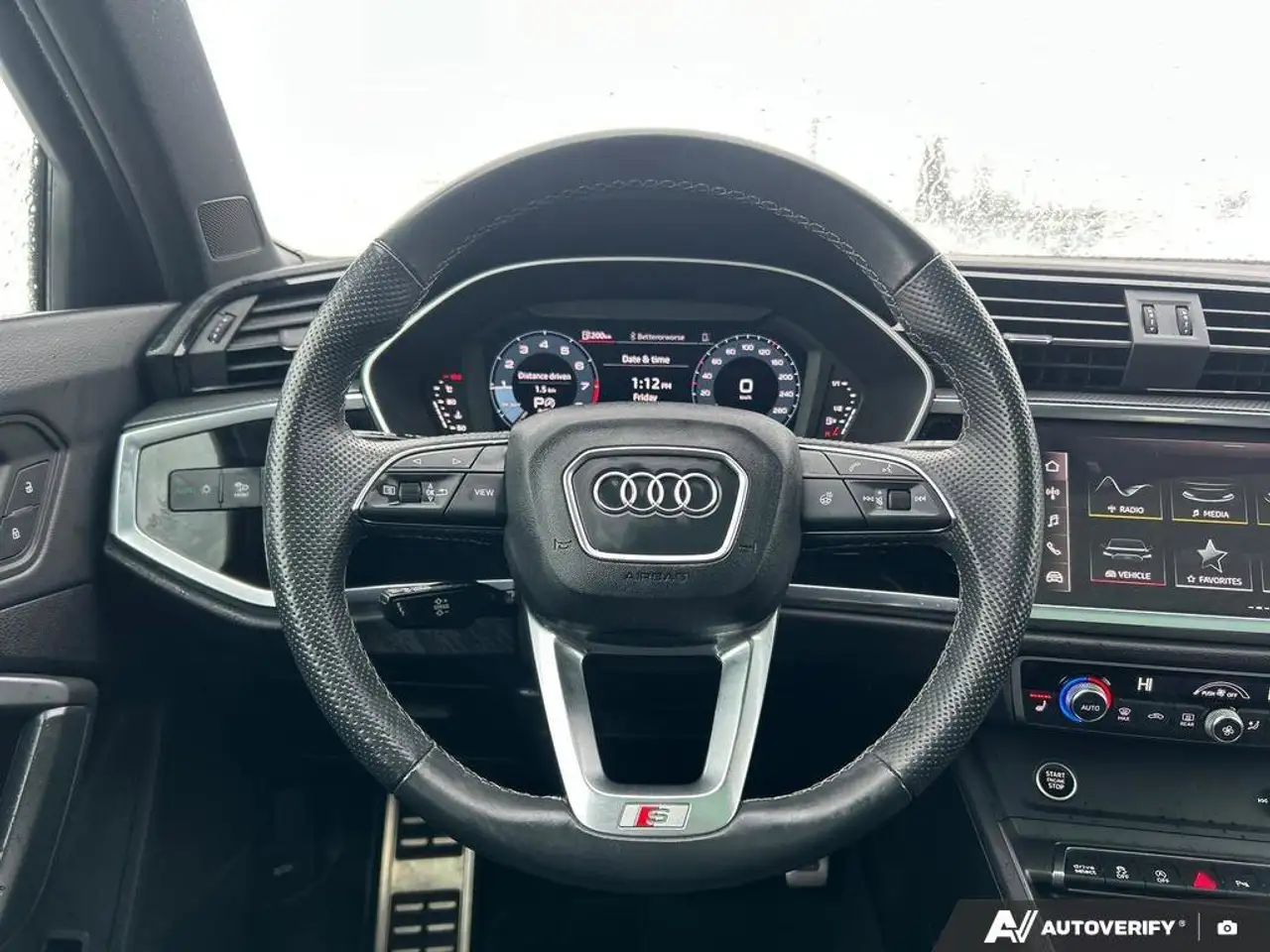 Audi Q3 снимка Audi Q3