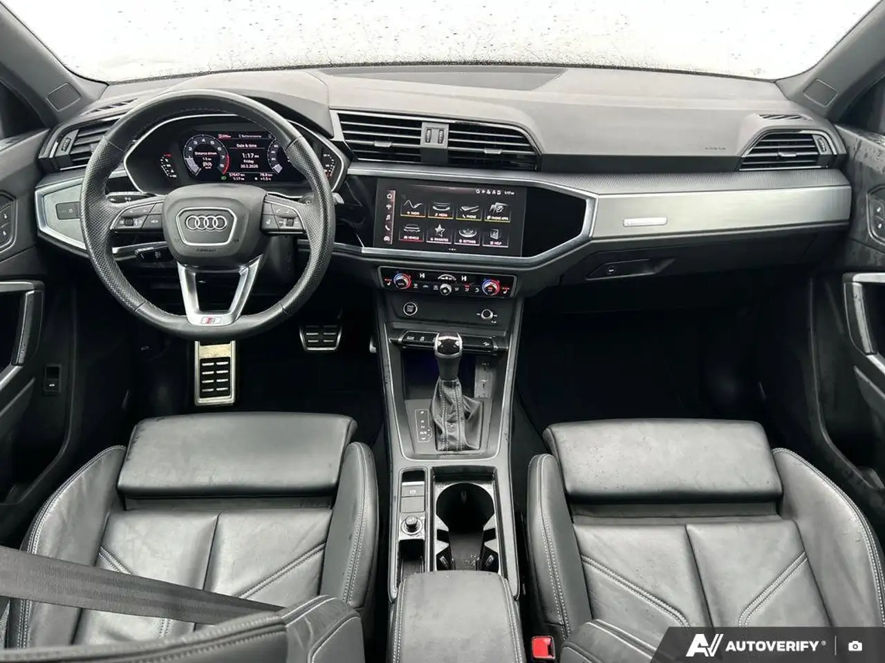 Audi Q3 снимка Audi Q3