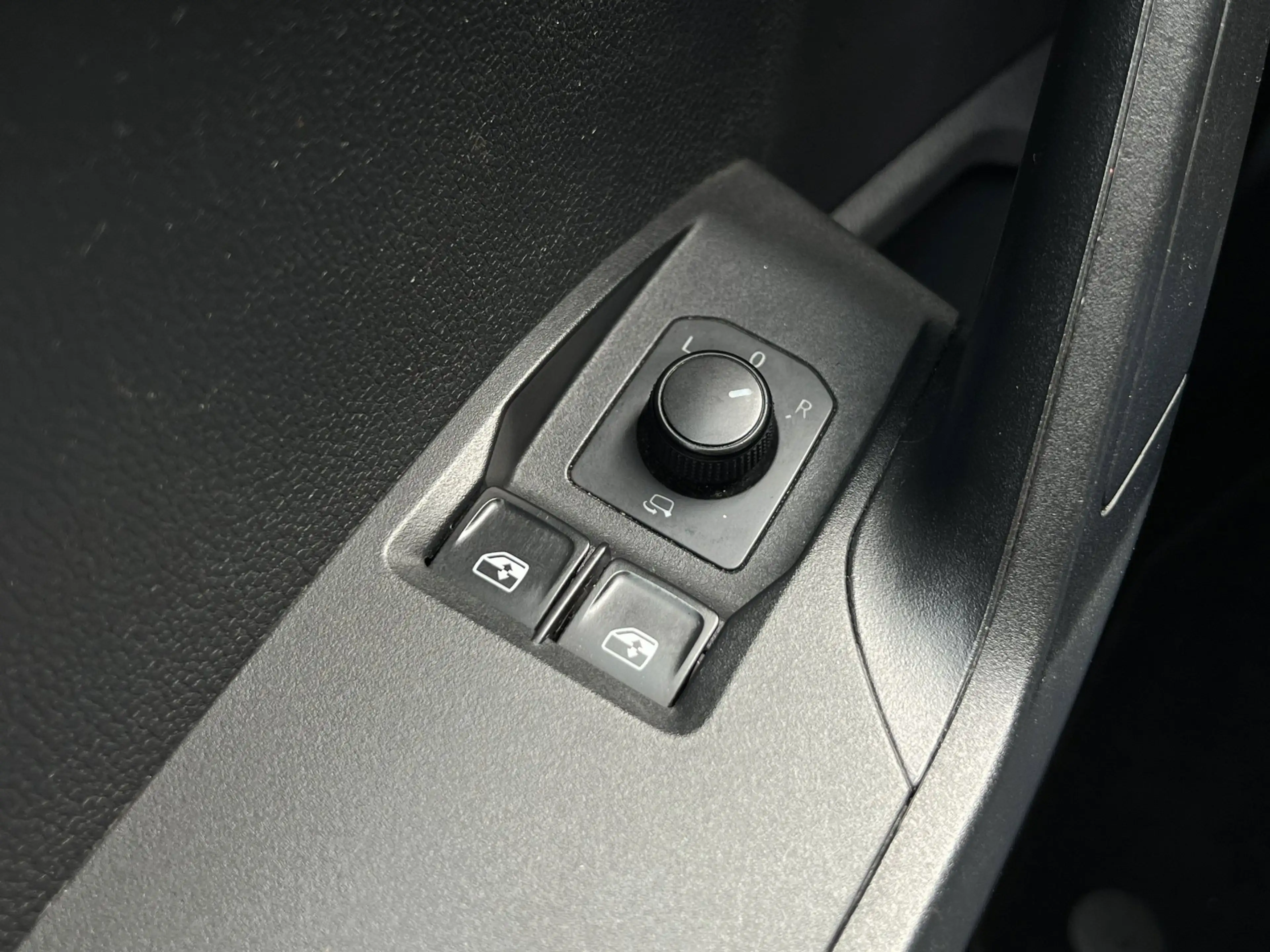 SEAT Ibiza 1.0TSI|PDC|Bluetooth|Climate|Isofix|APK 2027 — photo 17