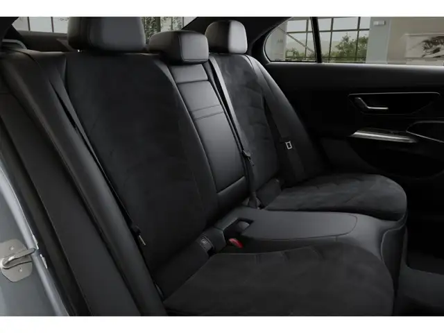 Mercedes-Benz E-Class view 10
