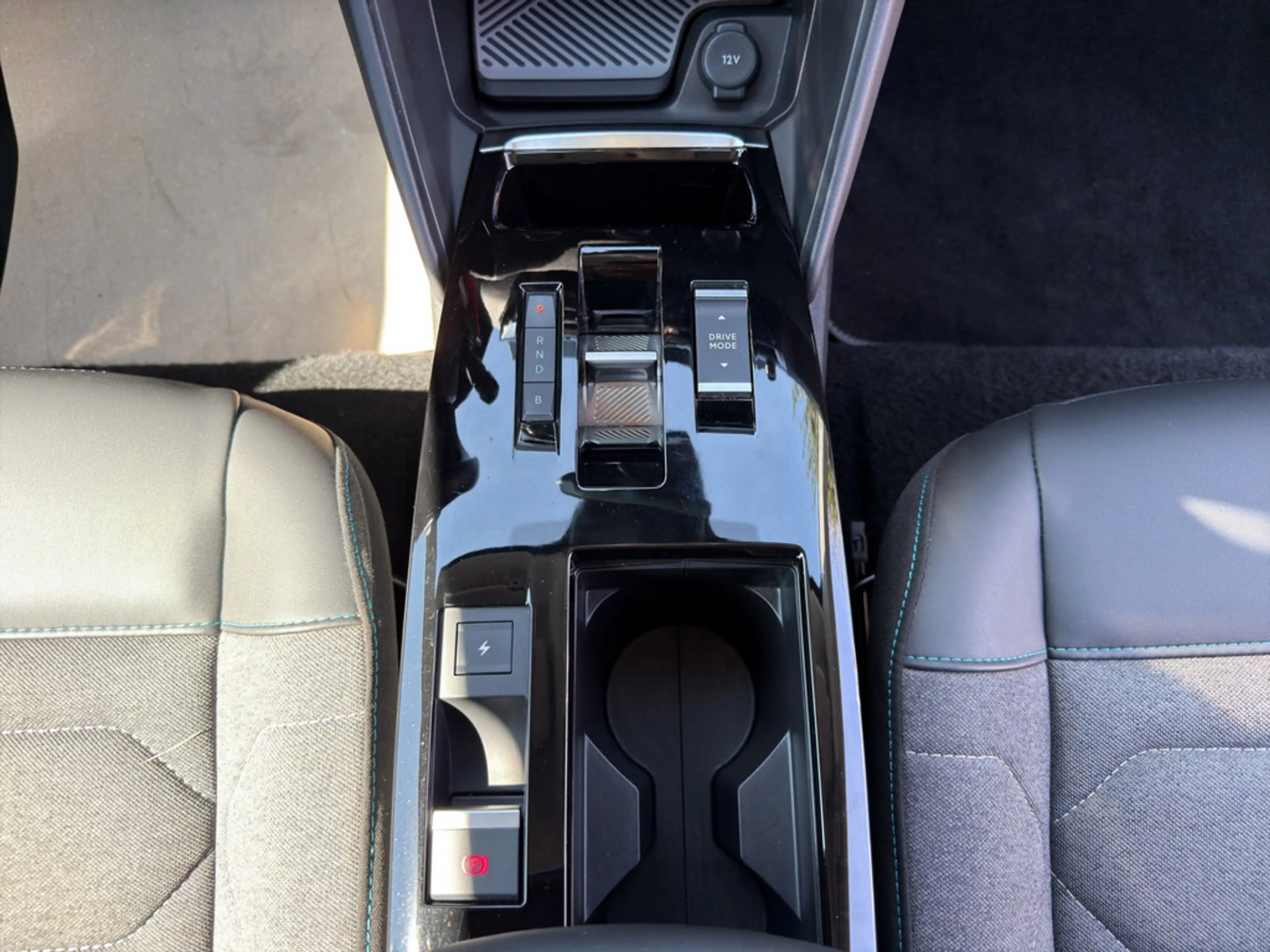 Citroen E-C4 Electric — photo 15