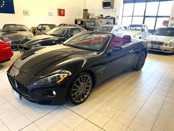 4.7 V8